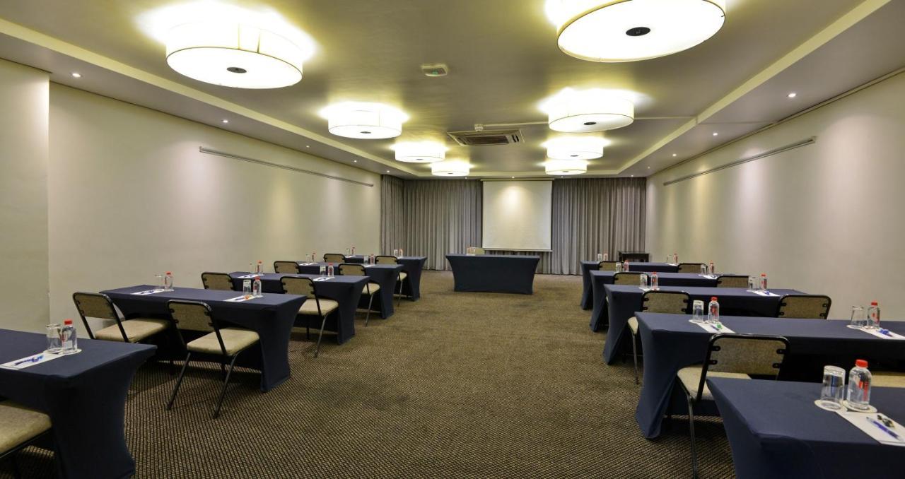 Anew Hotel Witbank Emalahleni Exteriör bild