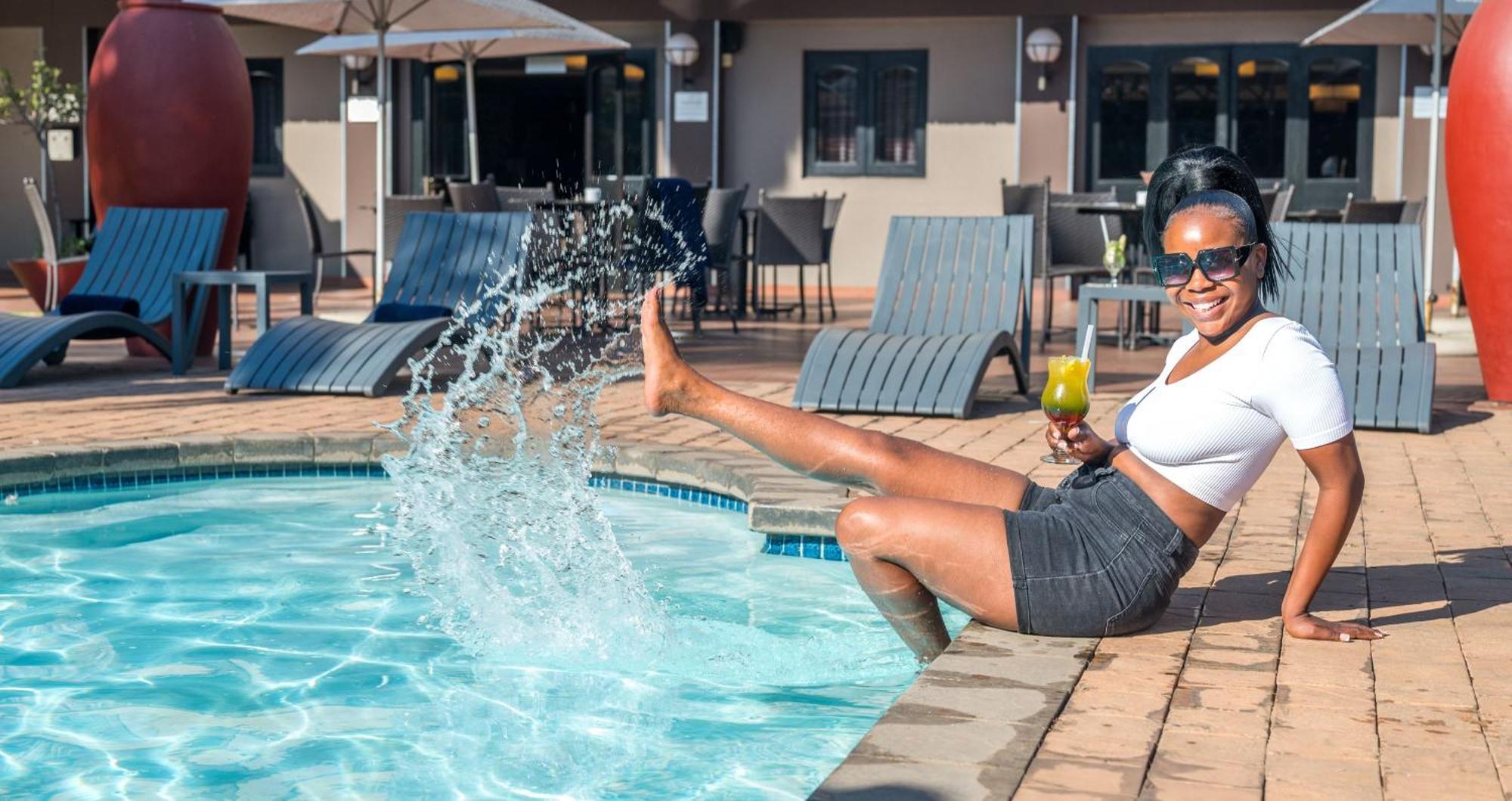 Anew Hotel Witbank Emalahleni Exteriör bild
